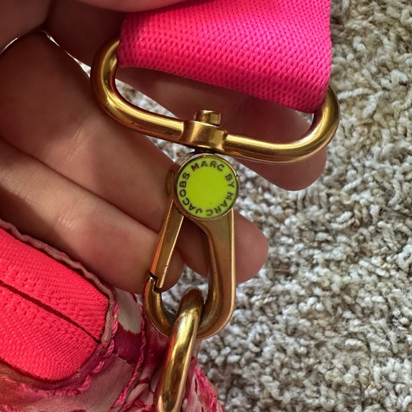 Marc Jacobs Vibrant Pink Floral Laptop Bag with Yellow Polyester Fiber Interior - Picture 6 of 13